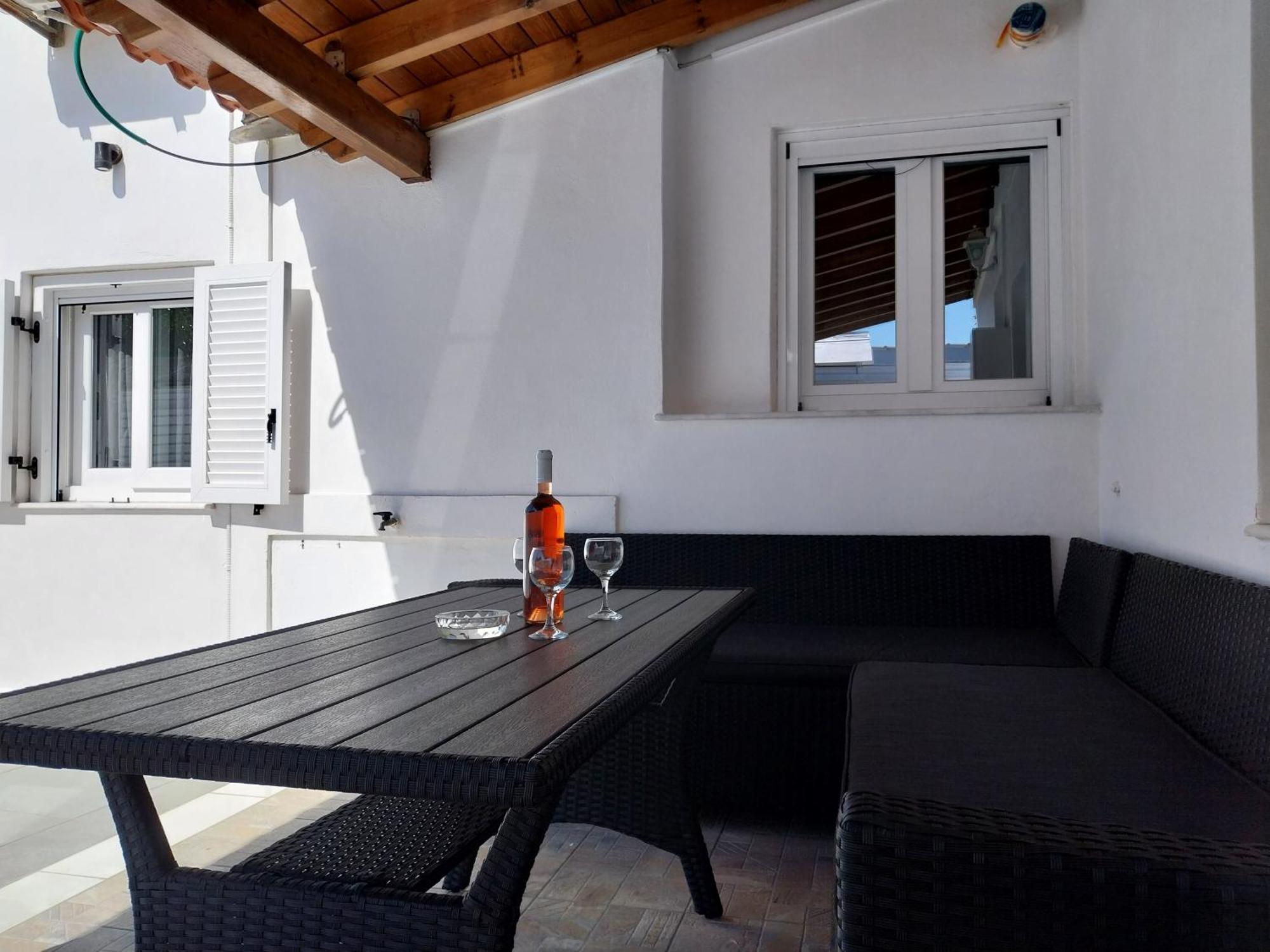 Sea Balcony Apartment *